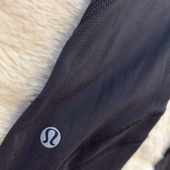 Lululemon women’s cropped Leggings size 8 in black - Picture 3 of 8